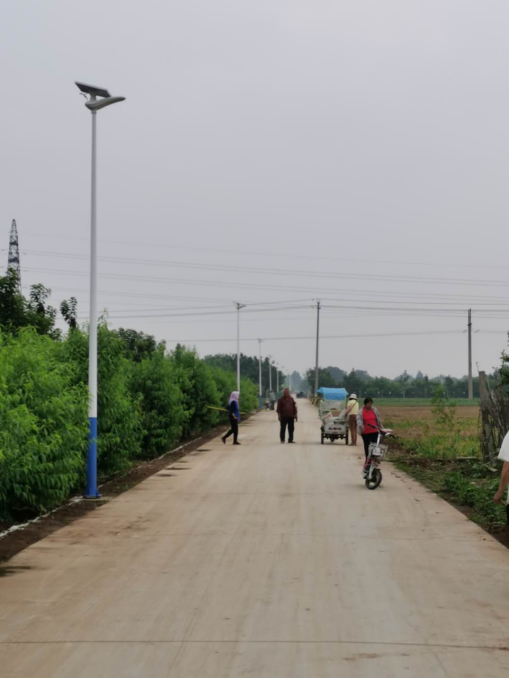 農村道路照明的好選擇太陽能路燈