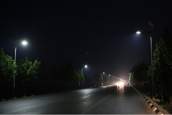 霧天黑夜，LED路燈與您結伴同行