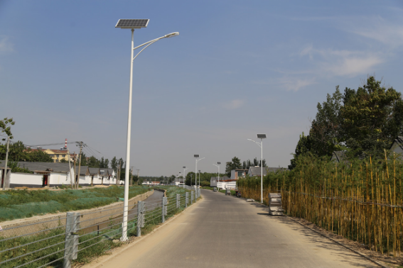 采購太陽能路燈，要看亮燈時間