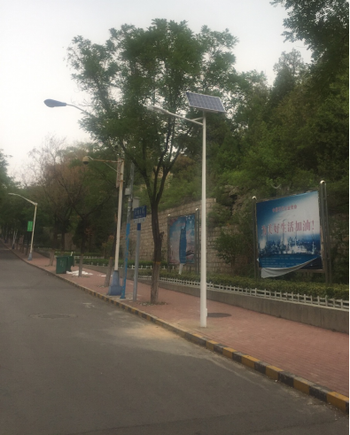 在齊魯石化老舊生活區安裝的太陽能LED路燈