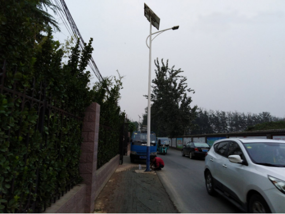 在辛店街道辦某社區安裝的LED路燈