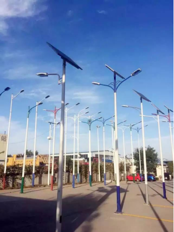 園區的太陽能LED路燈