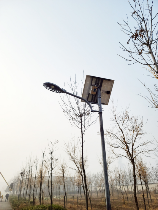 廠區亮化舊燈桿太陽能路燈改造，光電顯身手
